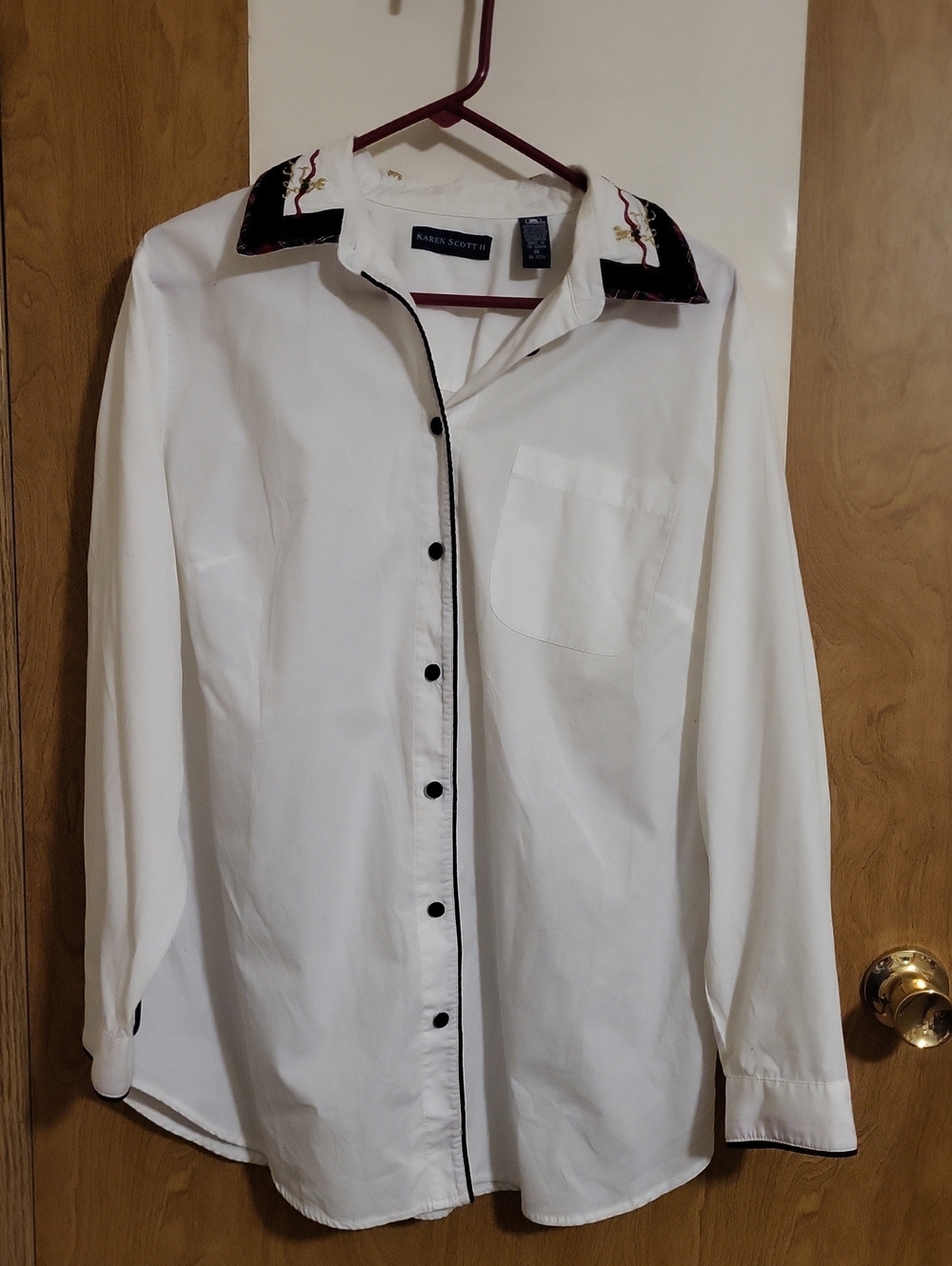 Karen Scott White Button-Up Shirt with Black Trim and Holiday Embroidered Collar